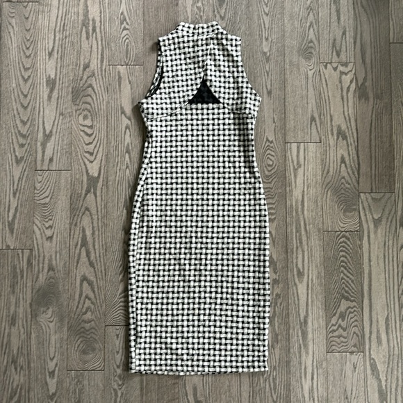 Rebel Sugar Dress🤍✨ - Picture 5 of 5